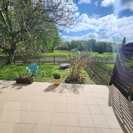 Gite Les Longeres Montazeau Екстер'єр фото
