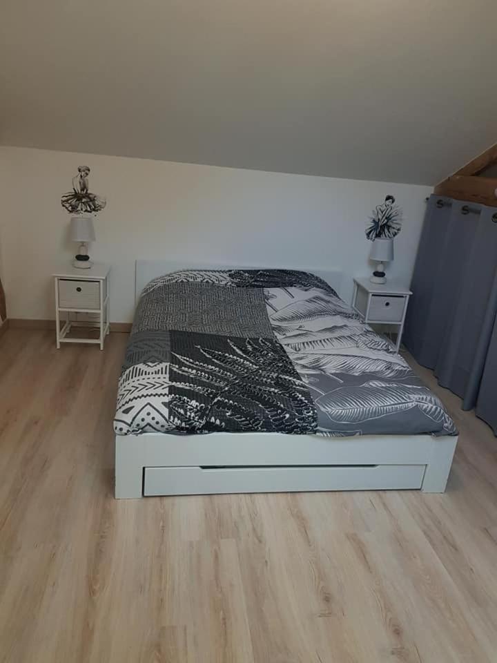 Gite Les Longeres Montazeau Екстер'єр фото