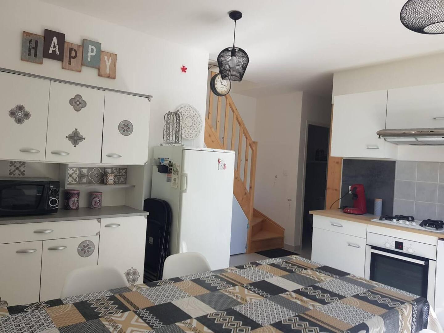 Gite Les Longeres Montazeau Екстер'єр фото